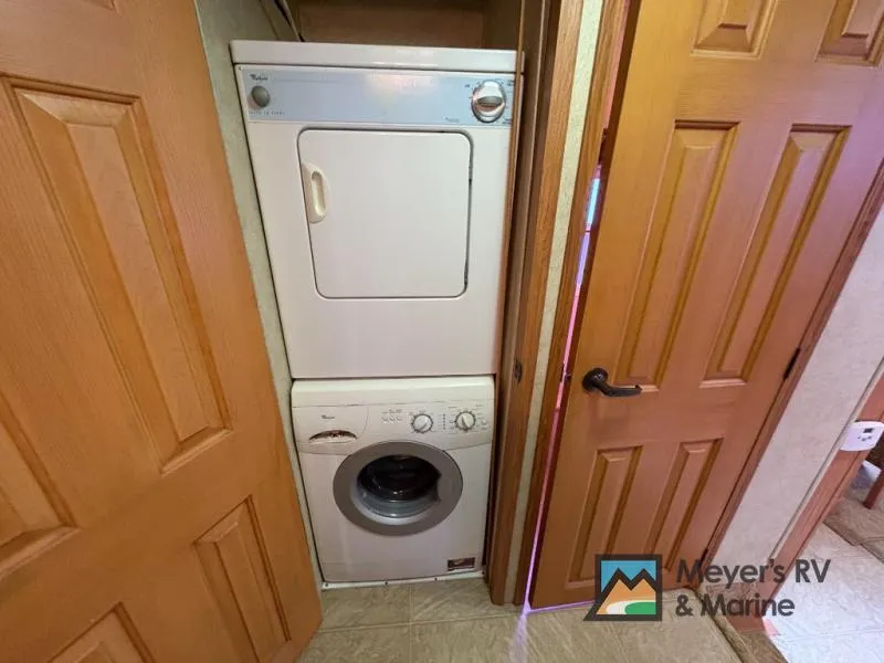 2006 Jayco Designer — photo 37 view