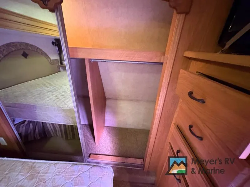 2006 Jayco Designer — photo 31 view