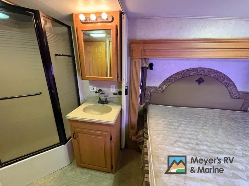 2006 Jayco Designer — photo 34 view