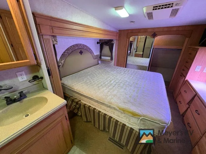 2006 Jayco Designer — photo 32 view