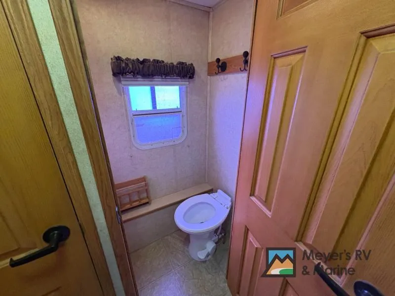 2006 Jayco Designer — photo 36 view