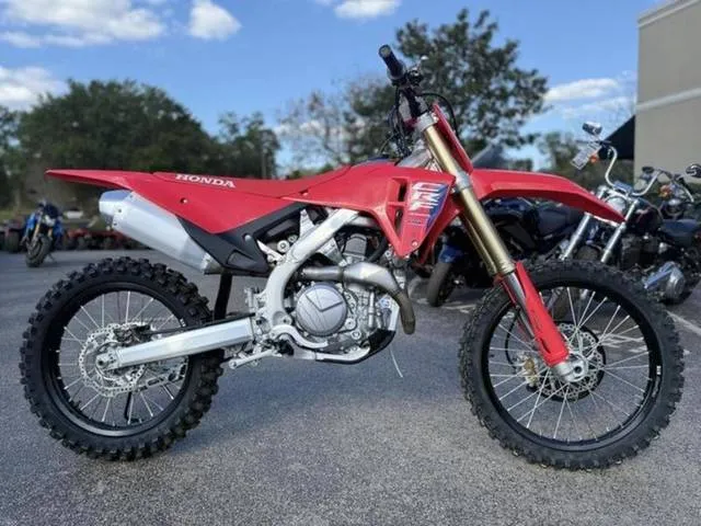 2025 Honda® CRF450R — front three-quarter view