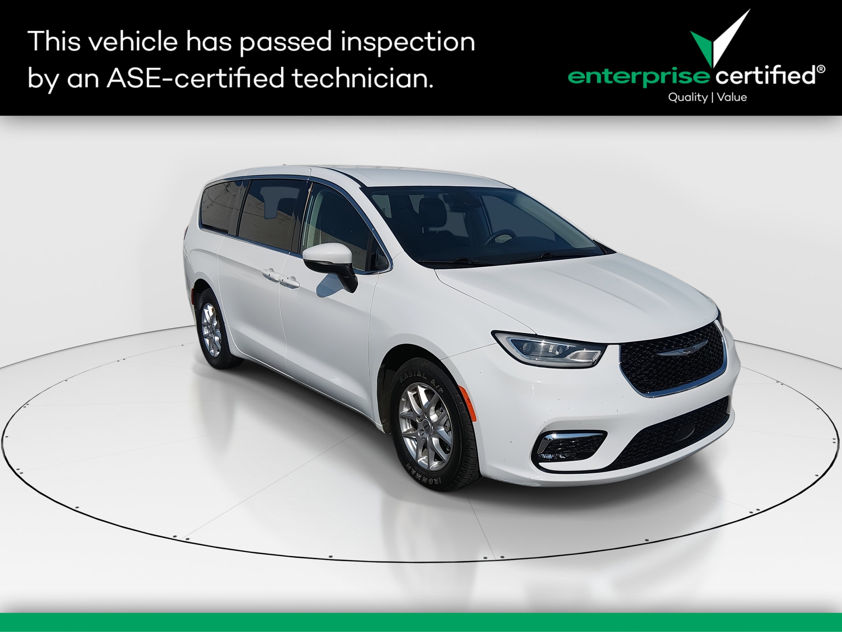 2023 Chrysler Pacifica Touring L FWD — front three-quarter view