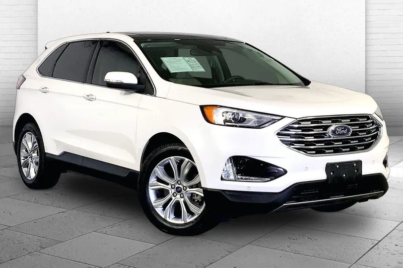 2020 Ford Edge Titanium in Star White Metallic Tri-Coat — front three-quarter view