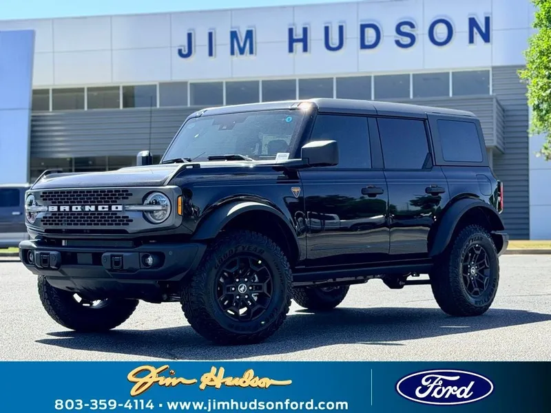 2026 Ford Bronco Badlands in Shadow Black — front three-quarter view