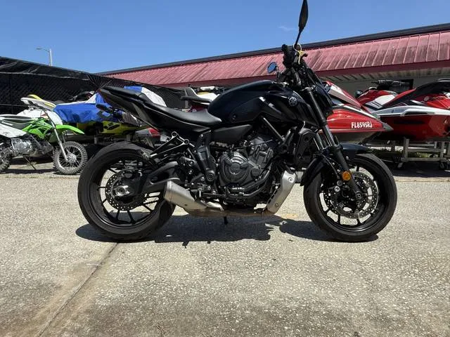 2024 Yamaha MT-07 — front three-quarter view