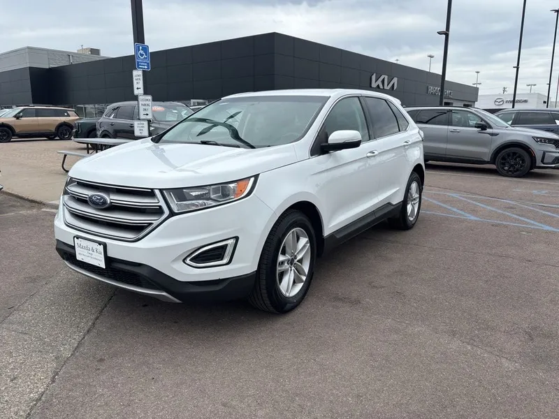 2018 Ford Edge SEL in Oxford White — front three-quarter view