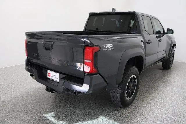 2025 Toyota Tacoma 4WD — photo 7 view