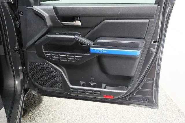 2025 Toyota Tacoma 4WD — photo 35 view