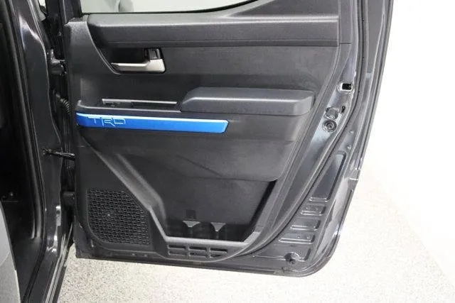2025 Toyota Tacoma 4WD — photo 33 view
