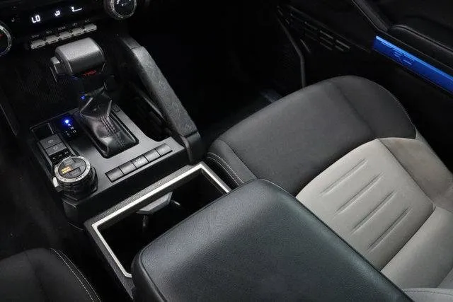 2025 Toyota Tacoma 4WD — photo 16 view
