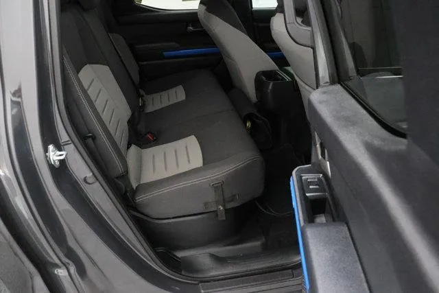 2025 Toyota Tacoma 4WD — photo 34 view