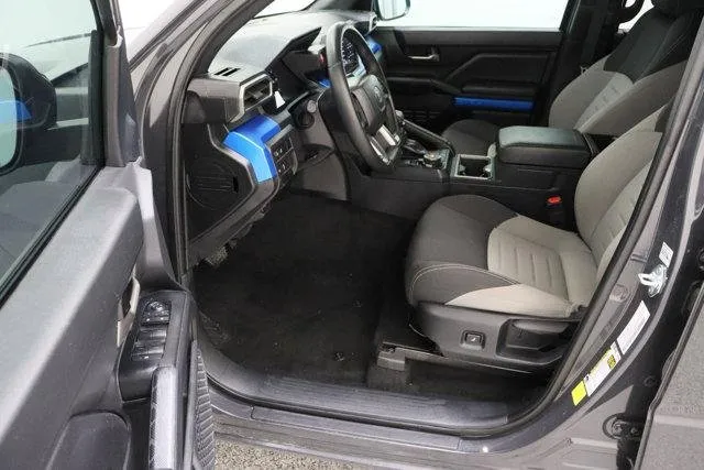 2025 Toyota Tacoma 4WD — photo 14 view