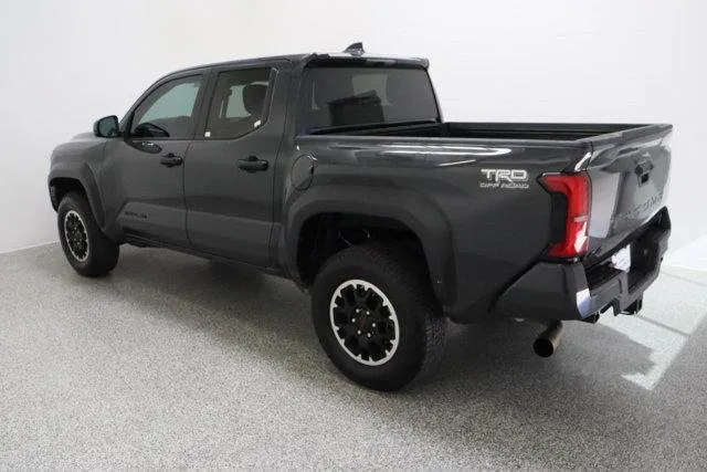2025 Toyota Tacoma 4WD — photo 9 view