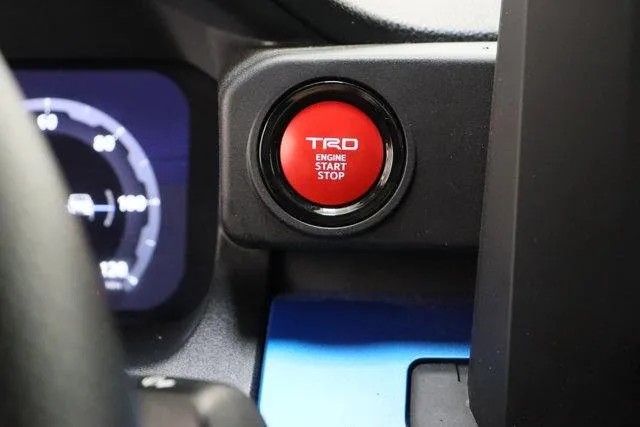 2025 Toyota Tacoma 4WD — photo 17 view