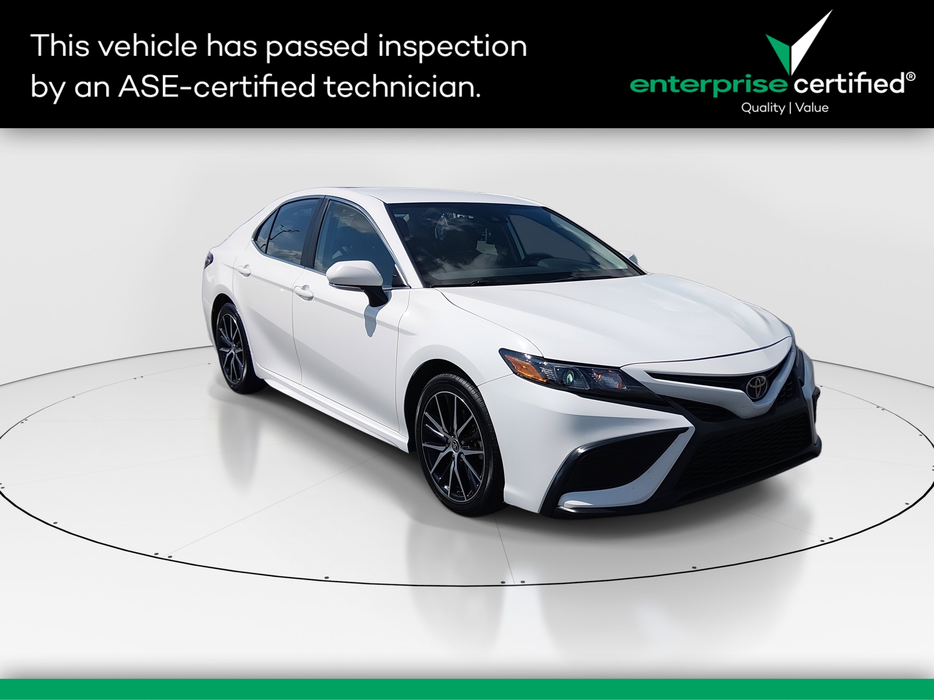2024 Toyota Camry SE Auto — front three-quarter view