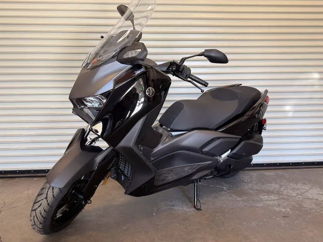 2026 Yamaha XMAX — front three-quarter view