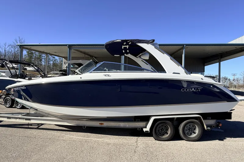 2016 Cobalt R7 — front three-quarter view