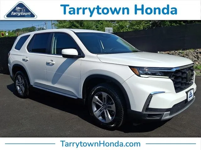 2024 Honda Pilot EX-L 8 Passenger in Platinum White Pearl — front three-quarter view