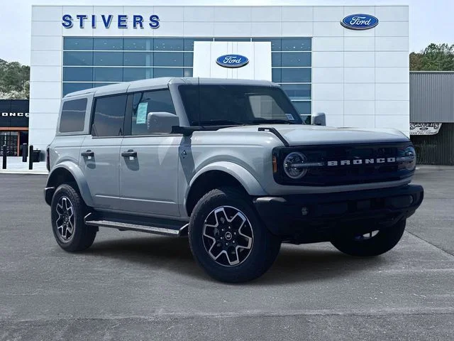 2026 Ford Bronco Outer Banks in Avalanche Gray — front three-quarter view