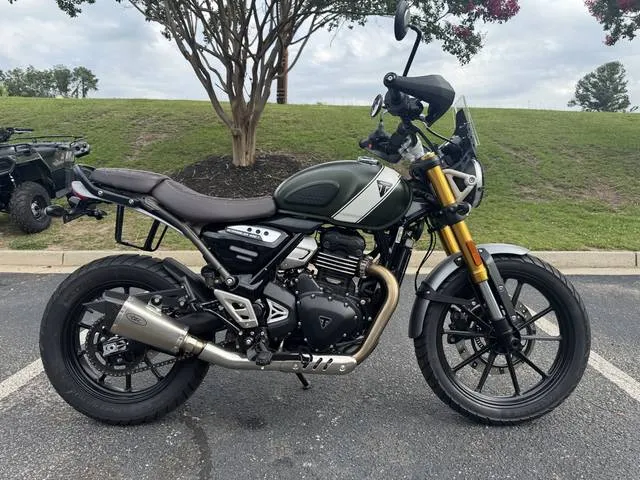 2025 Triumph SCRAMBLER — front three-quarter view