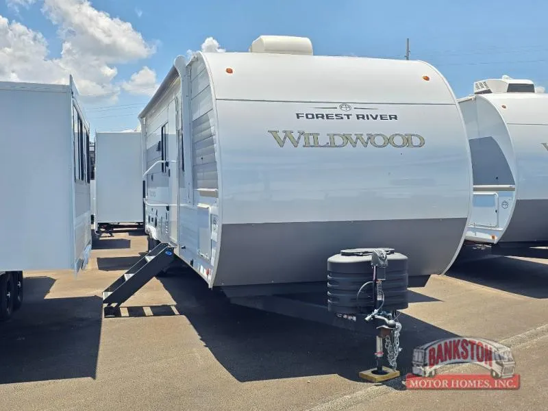 2026 Wildwood 31KQBTS — front three-quarter view
