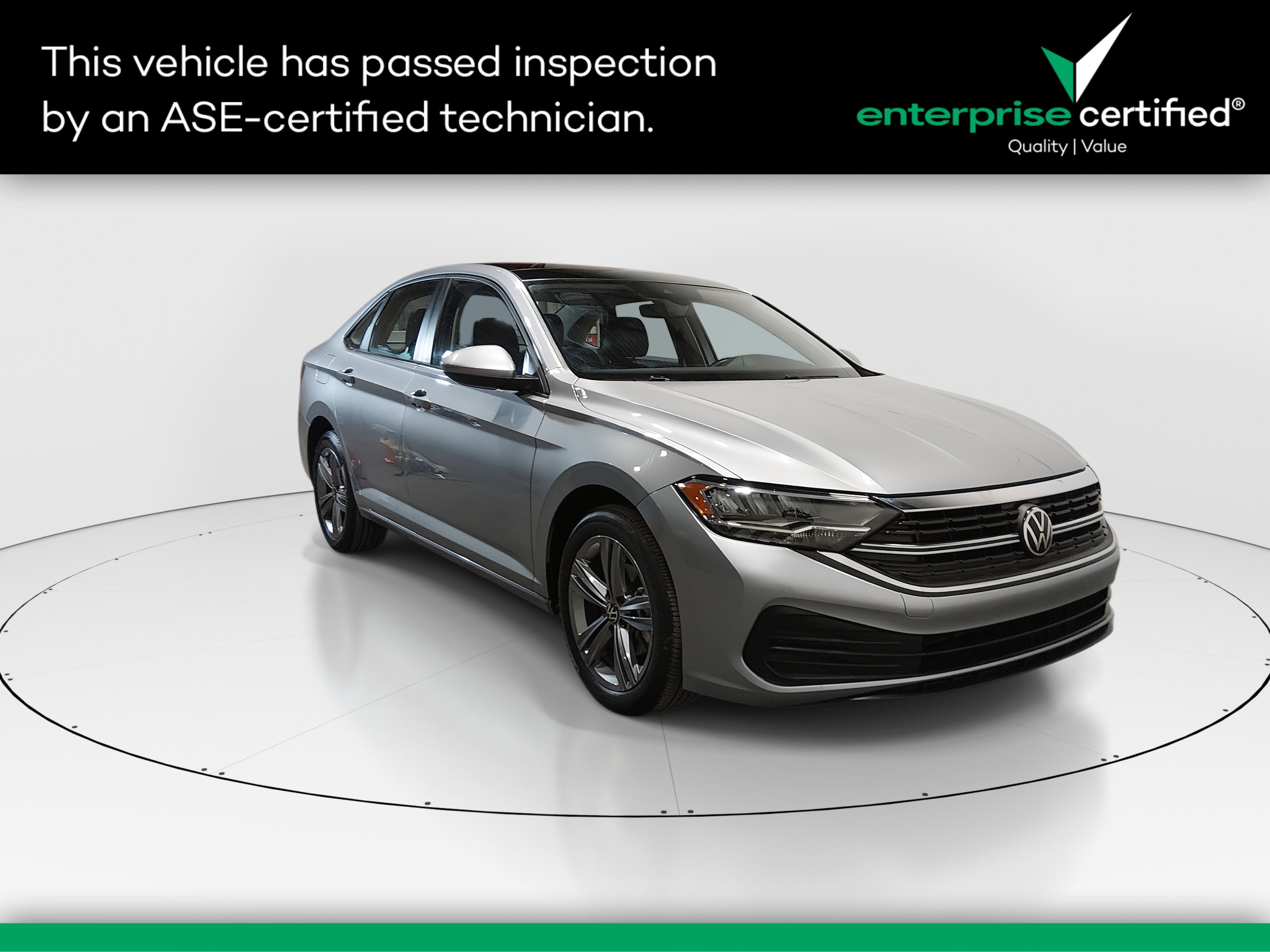 2024 Volkswagen Jetta SE Auto — front three-quarter view