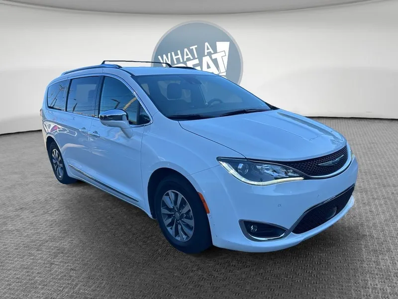2020 Chrysler Pacifica Limited in Bright White Clearcoat — front three-quarter view