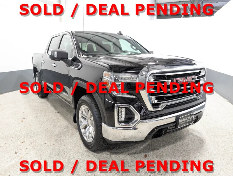 2020 GMC Sierra 1500 SLT in Onyx Black — front three-quarter view