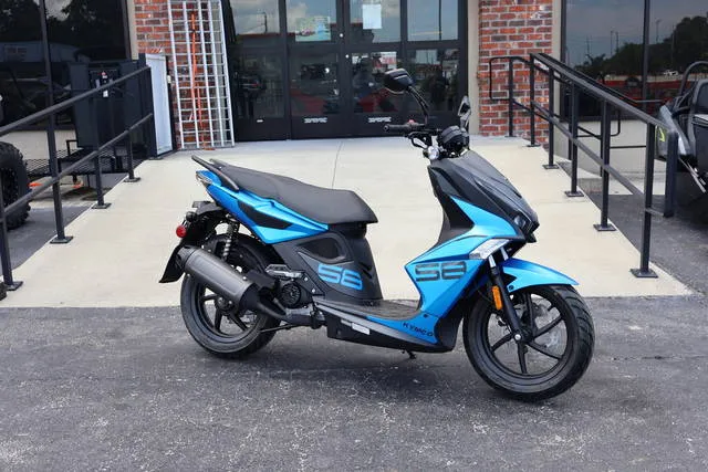 2025 KYMCO Super 8 50R — front three-quarter view