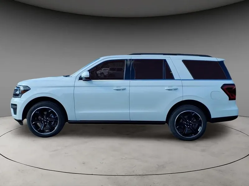 2024 Ford Expedition Limited in Star White Metallic Tri-Coat — front three-quarter view