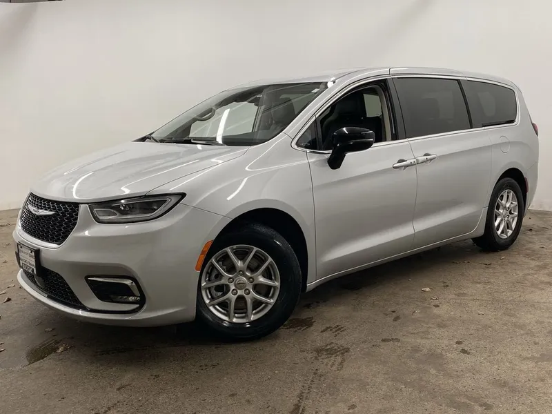 2024 Chrysler Pacifica Touring L in Sil/Silver — front three-quarter view
