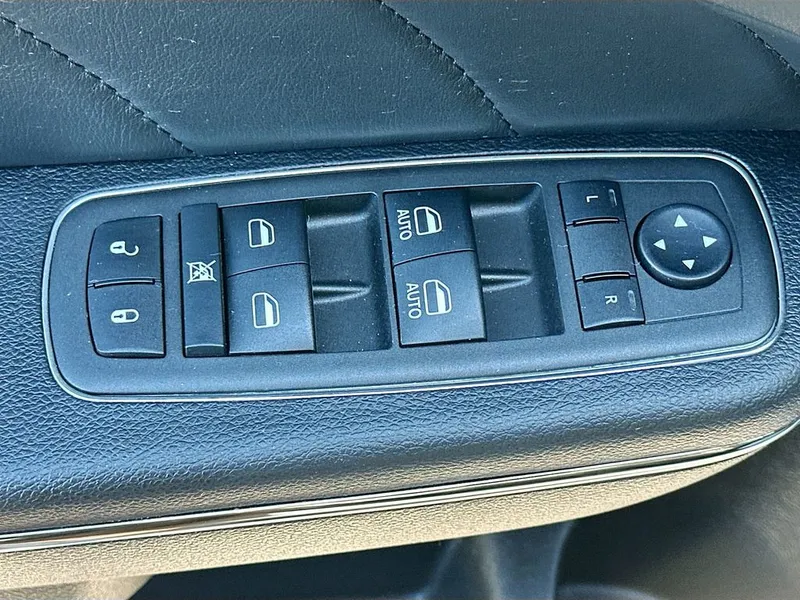 2022 Dodge Charger — photo 18 view