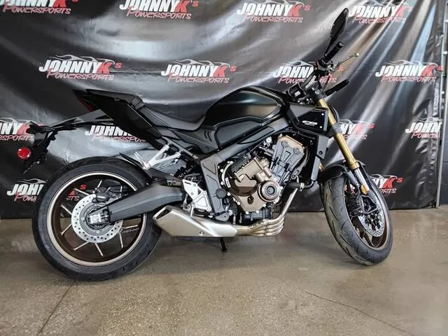 2026 Honda® CB650R E-Clutch — front three-quarter view