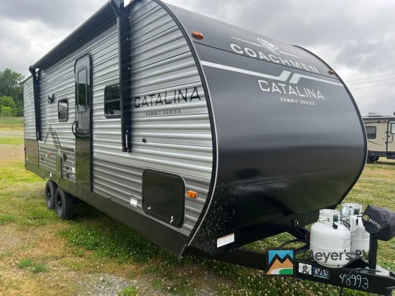 2027 Coachmen RV Catalina Summit Series 8 231BHS — front three-quarter view
