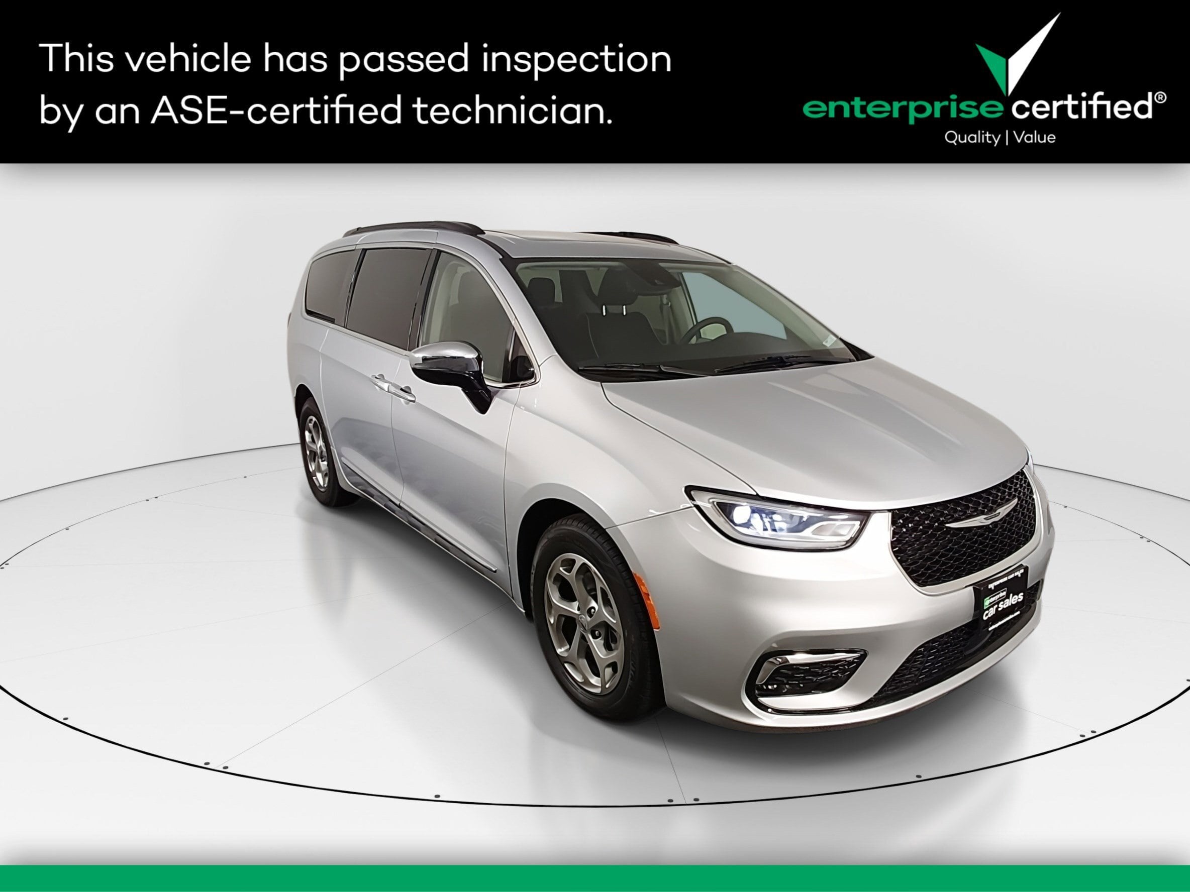 2023 Chrysler Pacifica Limited FWD — front three-quarter view