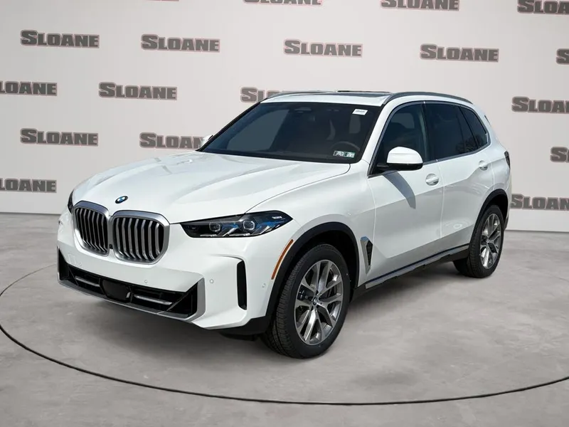 2026 BMW X5 xDrive40i in Alpine White — front three-quarter view