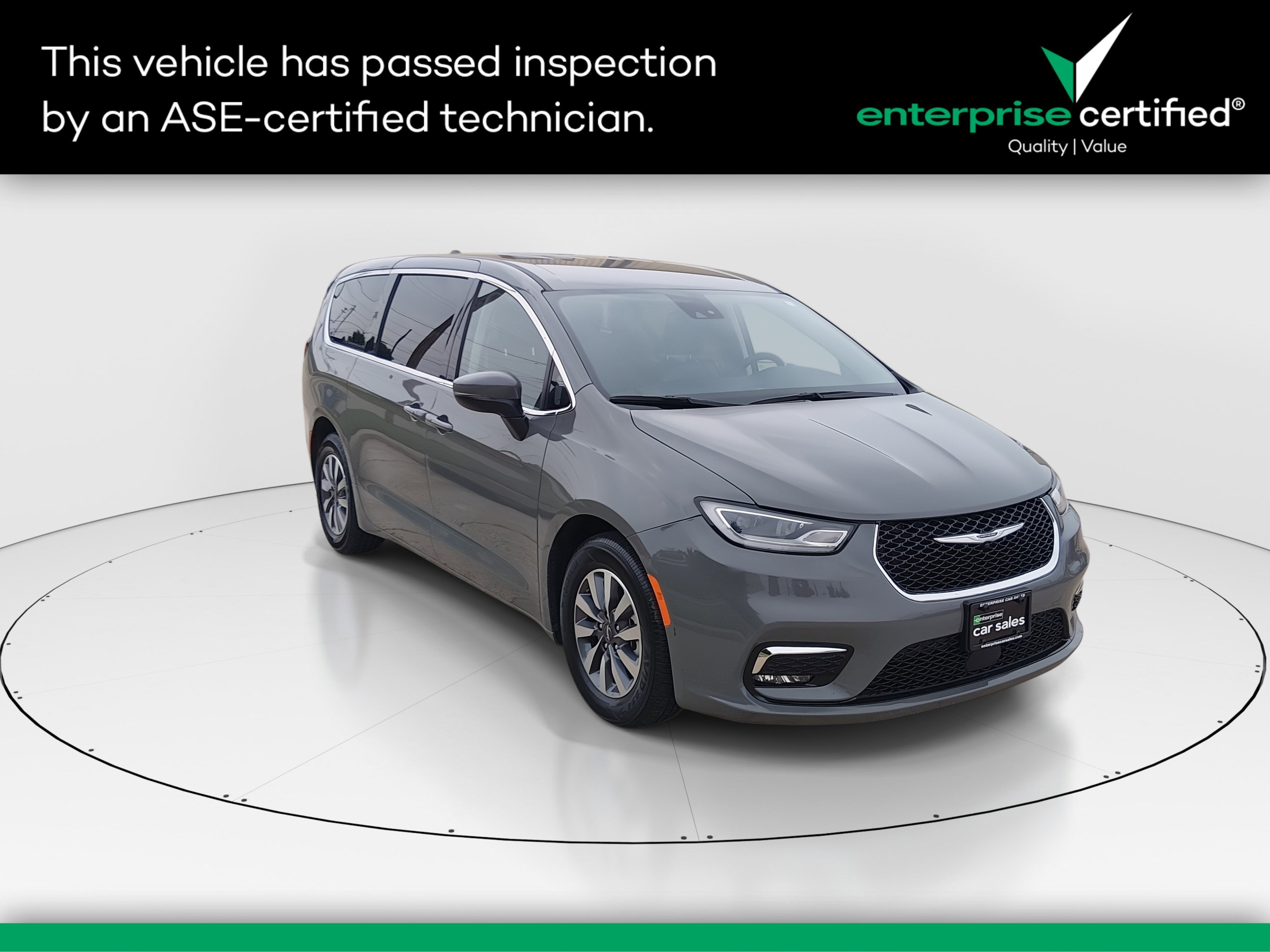 2023 Chrysler Pacifica Hybrid Touring L FWD — front three-quarter view