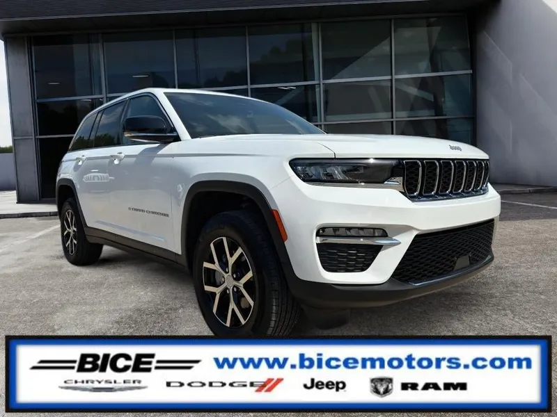 2025 Jeep Grand Cherokee Limited in Bright White Clearcoat — front three-quarter view
