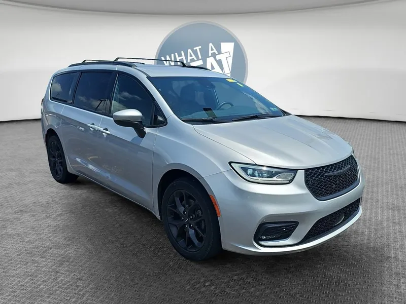 2023 Chrysler Pacifica Touring L AWD in Silver Mist Clearcoat — front three-quarter view