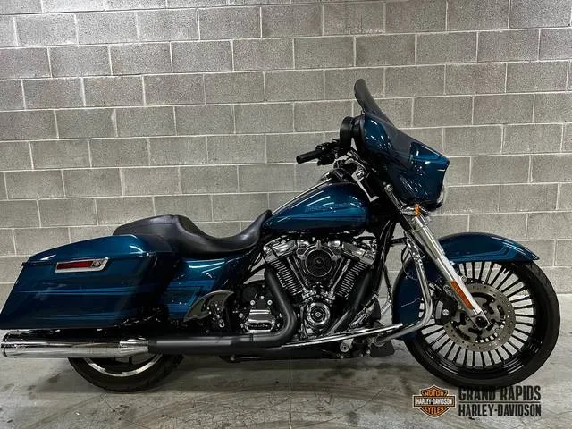 2020 Harley-Davidson® FLHX - Street Glide® — front three-quarter view