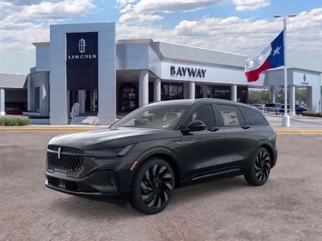 2026 Lincoln Nautilus Reserve in Infinite Black Metallic Clearcoat — front three-quarter view