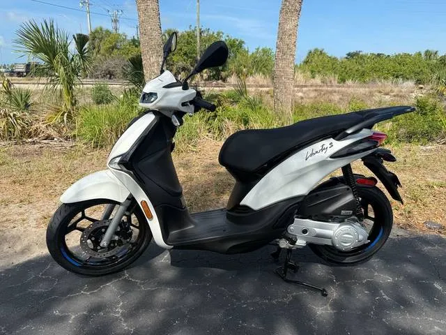 2026 Piaggio Liberty 150 — front three-quarter view