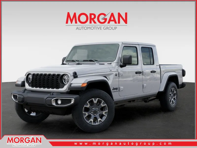 2026 Jeep Gladiator Sahara in White/off-white — front three-quarter view