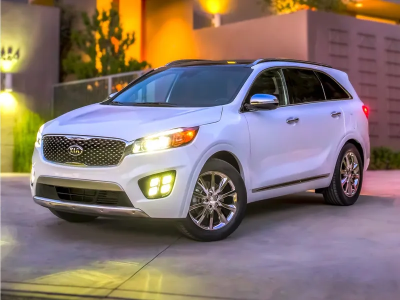 2017 Kia Sorento 3.3L LX in Snow White Pearl — front three-quarter view