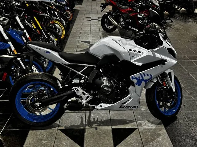 2026 Suzuki GSX-8R — front three-quarter view