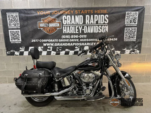2011 Harley-Davidson® FLSTC - Heritage Softail® Classic — front three-quarter view