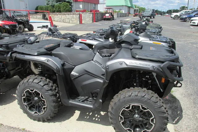 2026 Can-Am® Outlander XT 850 — front three-quarter view
