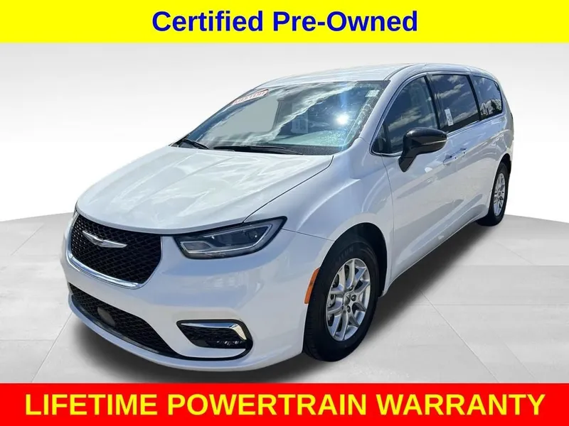 2023 Chrysler Pacifica Touring L in Bright White Clearcoat — front three-quarter view