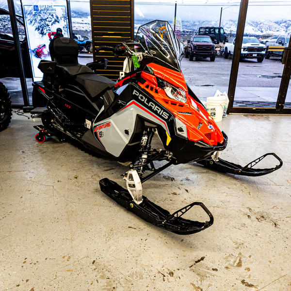 2025 Polaris ProStar S4 INDY Adventure 137 Storm Gray / Indy Red